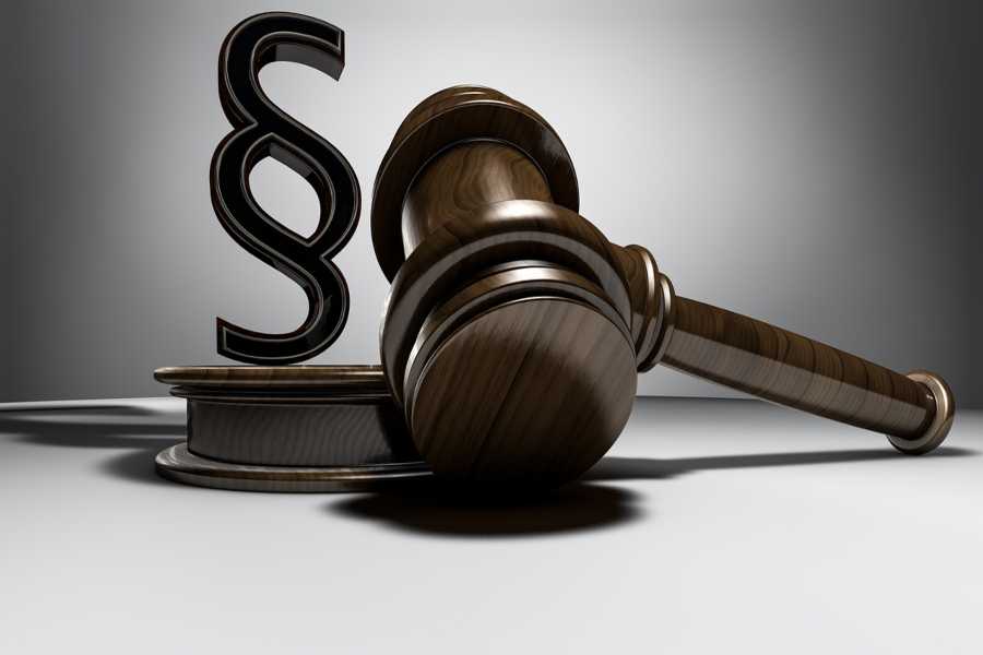 4 Ways to Pay Your Lawyer and Which One Benefits You the Most