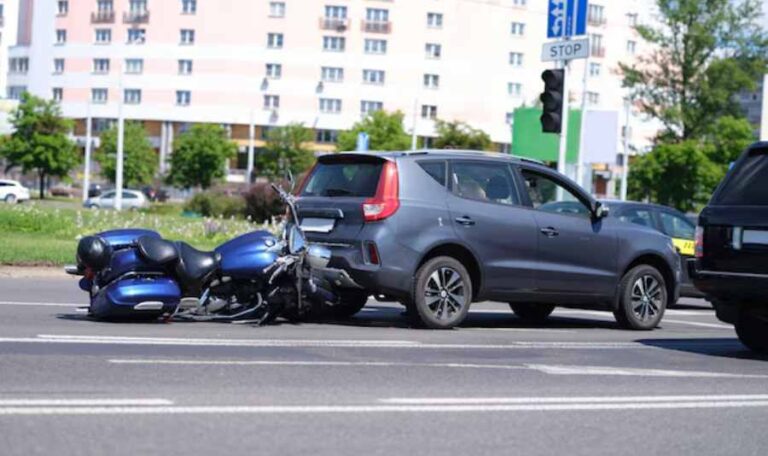 Signs You Need a Motorcycle Accident Injury Lawyer Right Away