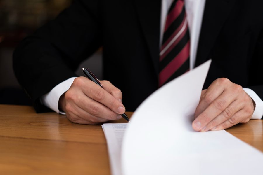 Can I fire my attorney if I signed a contract
