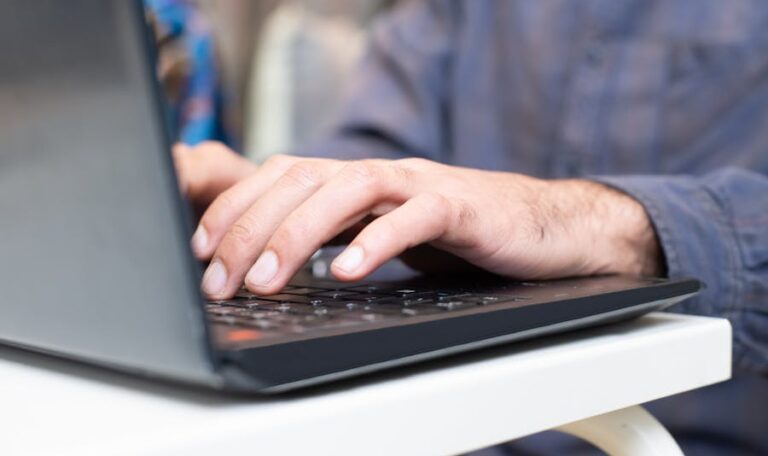 How Guest Post Services Help Law Firms Reach More Clients